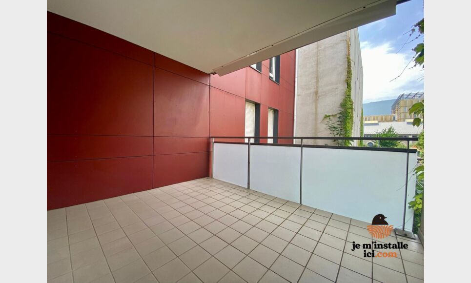 T3 de 66 m2 avec 2 terrasses + garage   Quartier Amp&egrave;re, Gre : Photo 1