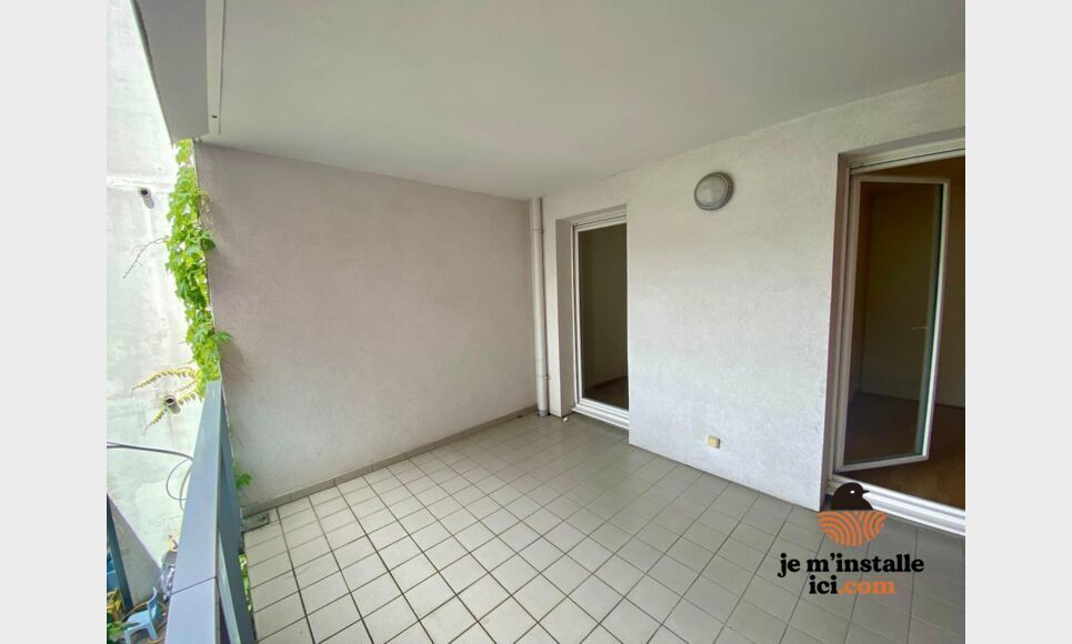 T3 de 66 m2 avec 2 terrasses + garage   Quartier Amp&egrave;re, Gre : Photo 5