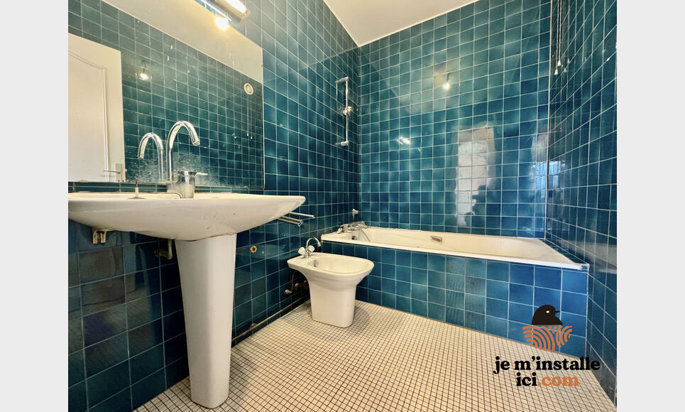 &Agrave; VENDRE   SUPERBE T3 AVEC GARAGE, CAVE & PARKING PRIVE DANS : Photo 6