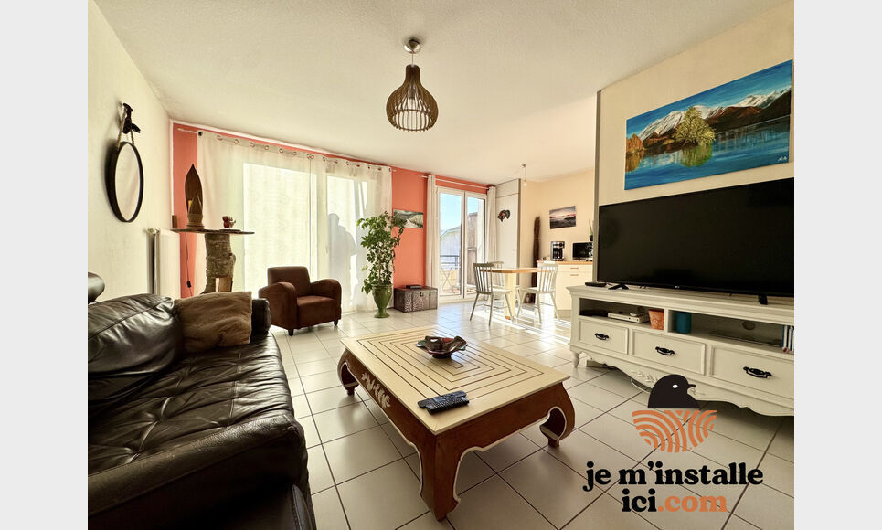 Superbe T3 avec terrasse   Centre du Fontanil : Photo 1