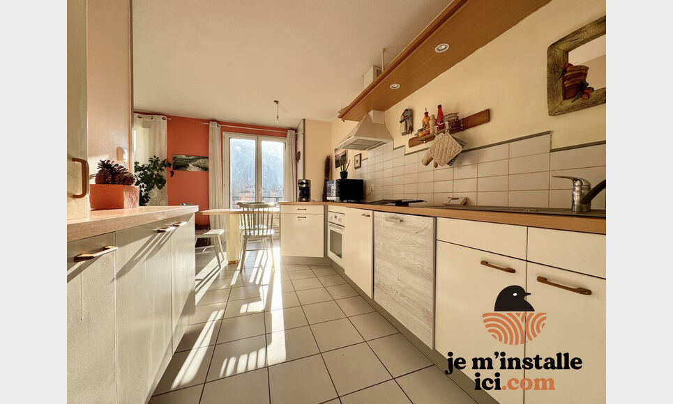 Superbe T3 avec terrasse   Centre du Fontanil : Photo 2