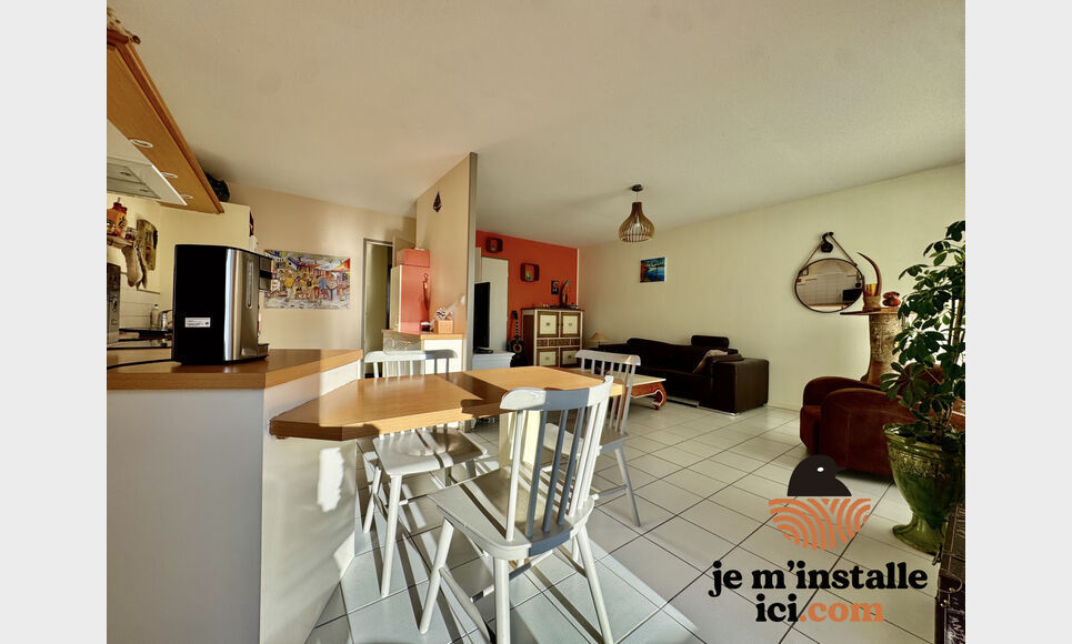 Superbe T3 avec terrasse   Centre du Fontanil : Photo 3