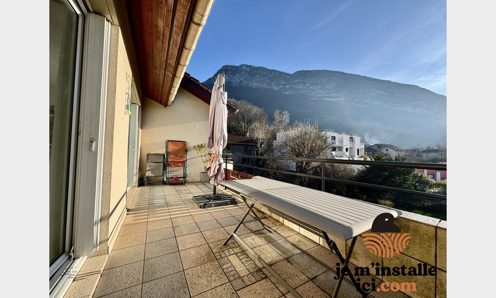 Superbe T3 avec terrasse   Centre du Fontanil : Photo 6