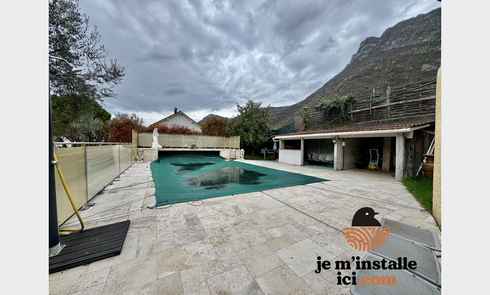 Ancienne b&acirc;tisse r&eacute;habilit&eacute;e   Voreppe : Photo 1