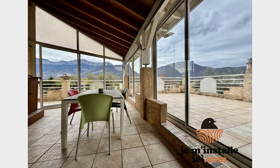 Ancienne b&acirc;tisse r&eacute;habilit&eacute;e   Voreppe