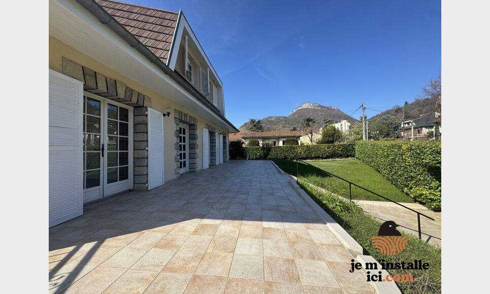 RARE &Agrave; LA VENTE   VILLA FAMILIALE EN HYPER CENTRE DE VOREPPE : Photo 1