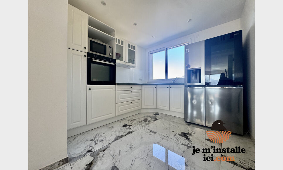 Appartement d'exception   T4 (ancien T5)   100 m2   Dernier : Photo 3