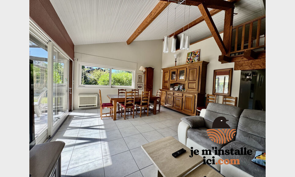 Maison individuelle, entretenue et modernis&eacute;e, sur terrain c : Photo 2