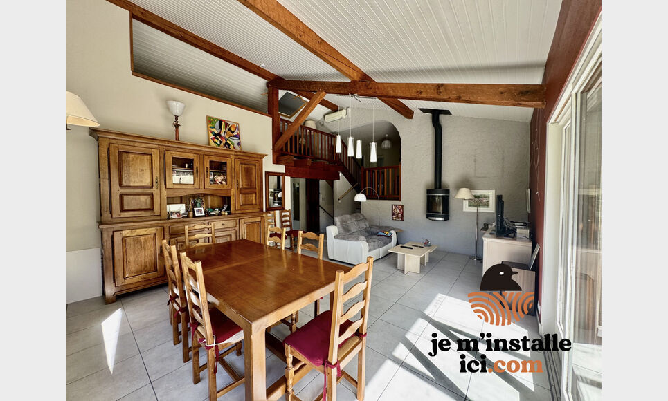 Maison individuelle, entretenue et modernis&eacute;e, sur terrain c : Photo 4