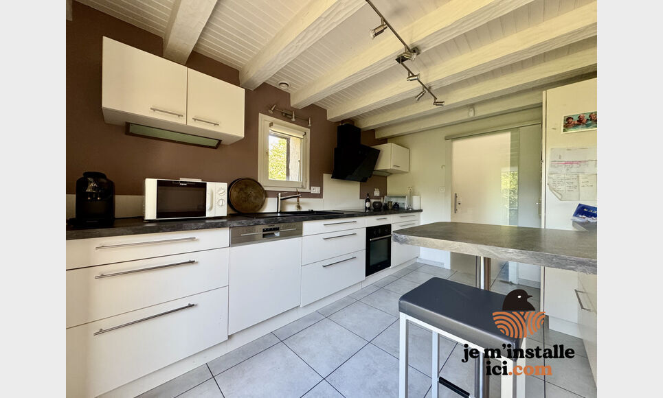 Maison individuelle, entretenue et modernis&eacute;e, sur terrain c : Photo 5